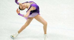 Patinadora rusa Valieva domina el hielo a pesar del escándalo por dopaje