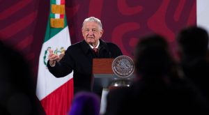 Presidente mexicano suaviza postura sobre España, Madrid rechaza descalificaciones