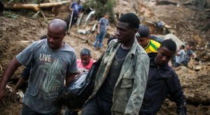 Cifra de muertos en localidad brasileña de Petrópolis se eleva a 104 tras fuertes lluvias