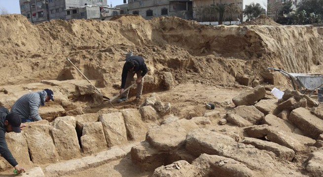 Constructores encuentran cementerio romano de hace 2.000 años en Gaza