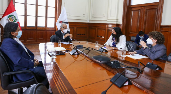Bancada Morada pide cambiar a ministros de Salud y Transporte para evaluar voto de confianza