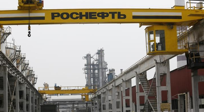 Compradores de petróleo ruso tienen problemas con pagos y buques en medio de las sanciones