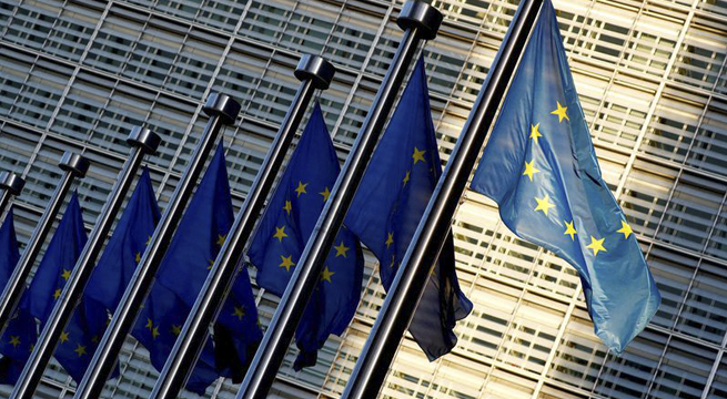 UE dice que los compradores deben confirmar los pagos iniciales en euros por el gas ruso