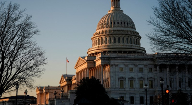 El Congreso de EE. UU. aprueba la ayuda a Ucrania y el veto al crudo ruso