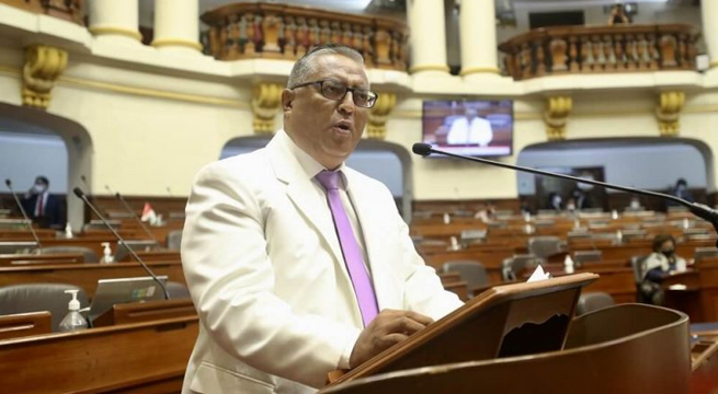 Congreso aprueba censura contra ministro de Salud, Hernán Condori