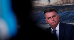 Jair Bolsonaro se siente «súper bien» tras pasar noche en el hospital