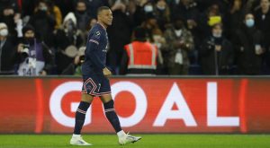 Kylian Mbappé sufre lesión en entrenamiento del PSG previo al choque con Real Madrid