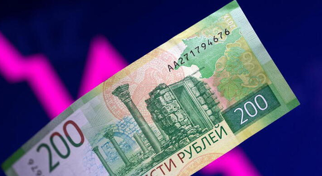 Rusia advierte que podría pagar su deuda externa en rublos a consecuencia de las sanciones