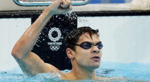 FINA suspende al campeón olímpico Rylov por participar en un mitin de Putin