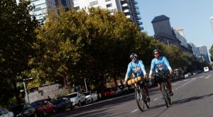 Cuatro argentinos recorrerán 10.500 km en bicicleta para llegar al Mundial de fútbol en Qatar