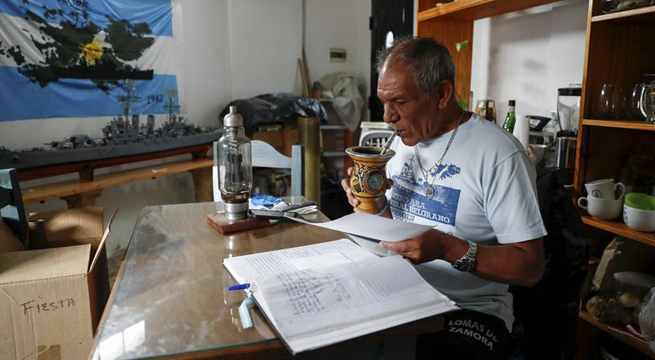 «La lucha por la memoria continúa»: argentinos e isleños disputan recuerdos de guerra de Malvinas