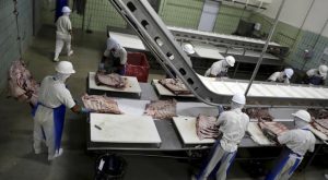 Exportadores carne de Brasil enfrentan obstáculos para enviar productos vía Shanghái por COVID