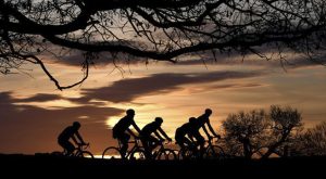 Suspenden política que permitía que mujeres transgénero compitieran en pruebas de ciclismo británico