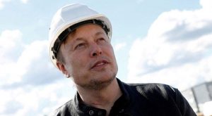 La UE dice que sus normas se aplican a todas plataformas online, aludiendo a Elon Musk