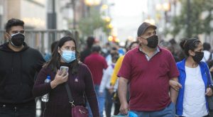 Uso facultativo de mascarillas en espacios abiertos entrará en vigencia el 1 de mayo