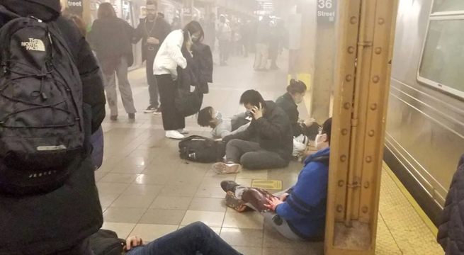 Tiroteo en Nueva York: ascienden a 16 los heridos tras ataque en una estación de metro en Brooklyn