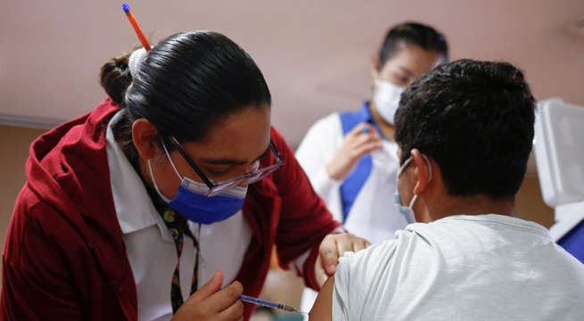 México alista vacunación contra COVID-19 para todos sus niños