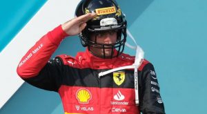 Carlos Sainz, de Ferrari, alcanza el podio antes de su regreso a España