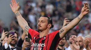 Ibrahimovic será baja hasta 2023 tras operación de rodilla, dice AC Milan