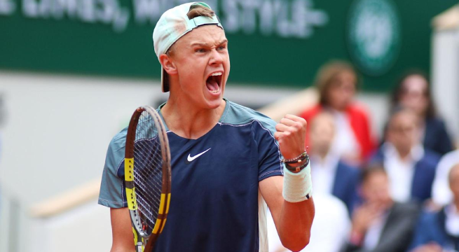 Joven Rune elimina a Tsitsipas del Abierto de Francia