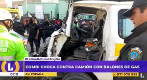 Trujillo: 5 heridos dejó choque entre combi y camión que transportaba balones de gas