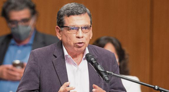 Hernando Cevallos responde a viceministro de Salud y asegura falta de celeridad en la vacunación