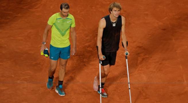Alexander Zverev es operado de rotura de ligamentos de tobillo tras su retiro en Roland Garros