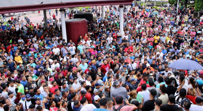Venezolanos «atrapados» en México, emprenden nueva caravana a EEUU