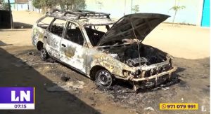 Trujillo: delincuentes prendieron fuego a auto colectivo