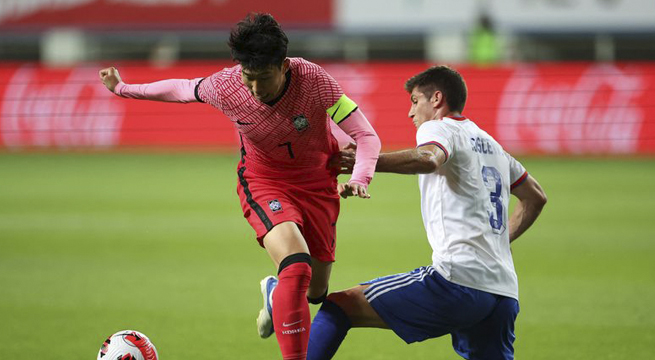 Hwang y Son le dan victoria 2-0 a Corea del Sur sobre Chile en amistoso preparatorio para el Mundial