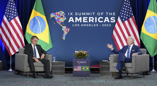 Biden prometió a Bolsonaro que EE. UU. reconsiderará aranceles al acero de Brasil