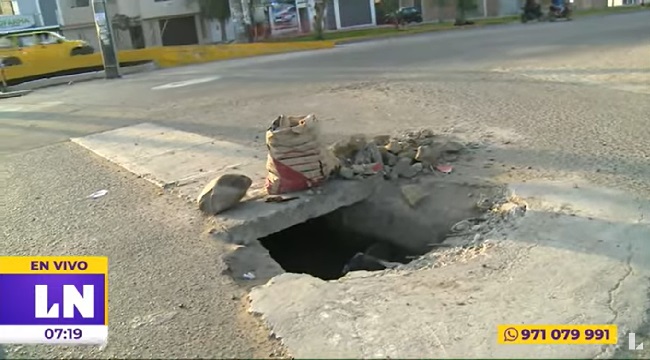 Trujillo: reportan peligroso hueco en cruce de avenidas Metropolitana y La República