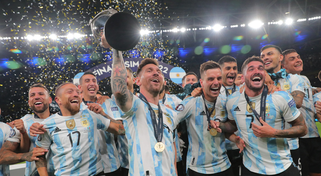 Imparable: Argentina goleó 3 a 0 a Italia y se llevó la Finalissima
