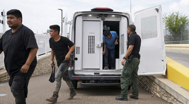 EE. UU.: sube a 50 cifra de migrantes hallados muertos en tráiler en Texas
