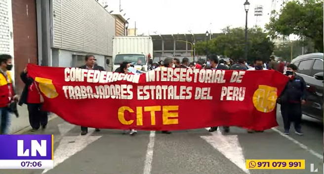 Trujillo: trabajadores municipales exigieron en protesta igualdad remunerativa