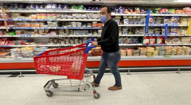 Gobierno de Argentina intensifica controles en supermercados ante aumento de precios