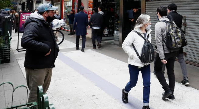 Mercados de Argentina operan en rojo por crecientes dudas económicas