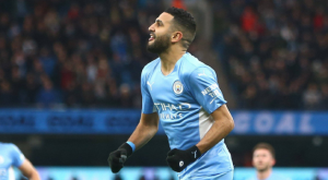 Riyad Mahrez seguirá siendo jugador del Manchester City