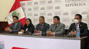 Congreso: Esdras Medina presenta tercera lista de candidatos a la Mesa Directiva