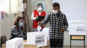 Elecciones Municipales y Regionales 2022: ya no será obligatorio el carnet de vacunación para votar
