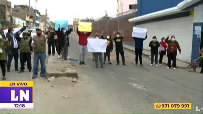 Trujillo: vecinos piden en protesta cambio de redes de agua y alcantarillado en avenida Antonio Rivero