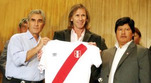 Ricardo Gareca agradeció a Edwin Oviedo y Juan Carlos Oblitas, pero no a Agustín Lozano