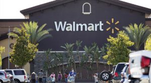 Minoristas EE. UU. sufren liquidación tras recorte de panorama de ganancias de Walmart