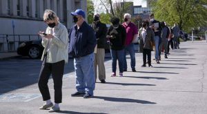 Solicitudes de subsidios por desempleo en EE. UU. caen, mercado laboral sigue resistiendo