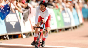 El ciclista británico Bigham bate el récord masculino de la hora