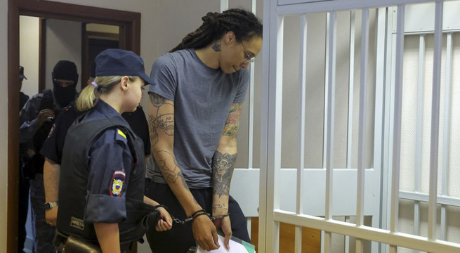 Tribunal ruso condena a 9 años a basquetbolista de EE. UU. Griner en caso de drogas