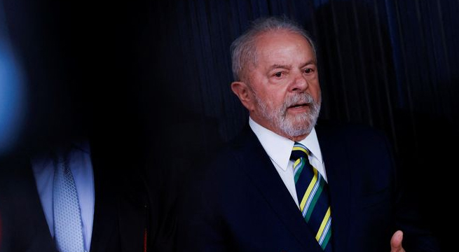 Ventaja de Lula sobre Bolsonaro se reduce ligeramente de cara a las elecciones brasileñas