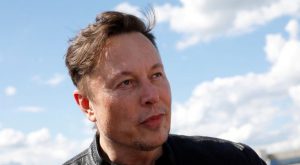 Elon Musk dice que estaba bromeando sobre la compra del Manchester United