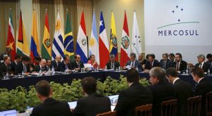 Unión Europea contacta a Brasil para reanudar la negociación del pacto con Mercosur