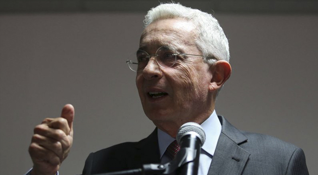 Fiscalía de Colombia pide nuevamente archivar investigación contra expresidente Uribe
